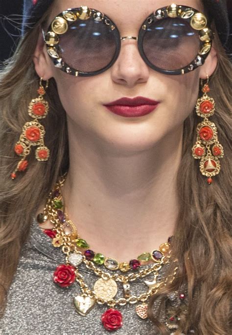 accessori dolce gabbana|completi dolce e gabbana.